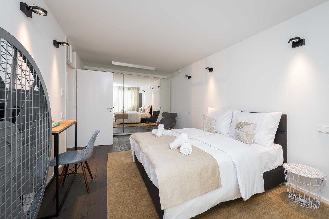 Empirent Beautiful Duplex Apartment *